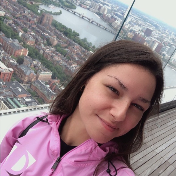 Meet your Posher, Brittany - Picture 3 of 4